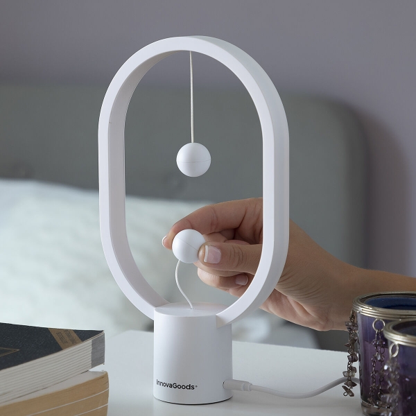 Vyvažovací lampa s magnetickým vypínačem