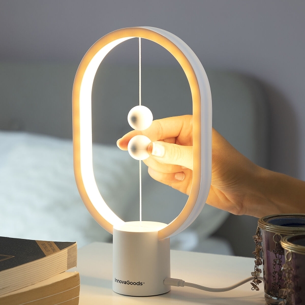 Vyvažovací lampa s magnetickým vypínačem